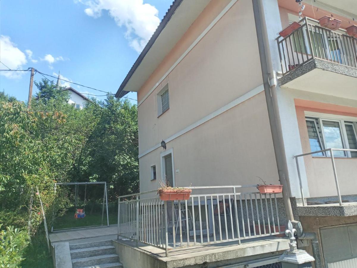 Kujovic Apartman *