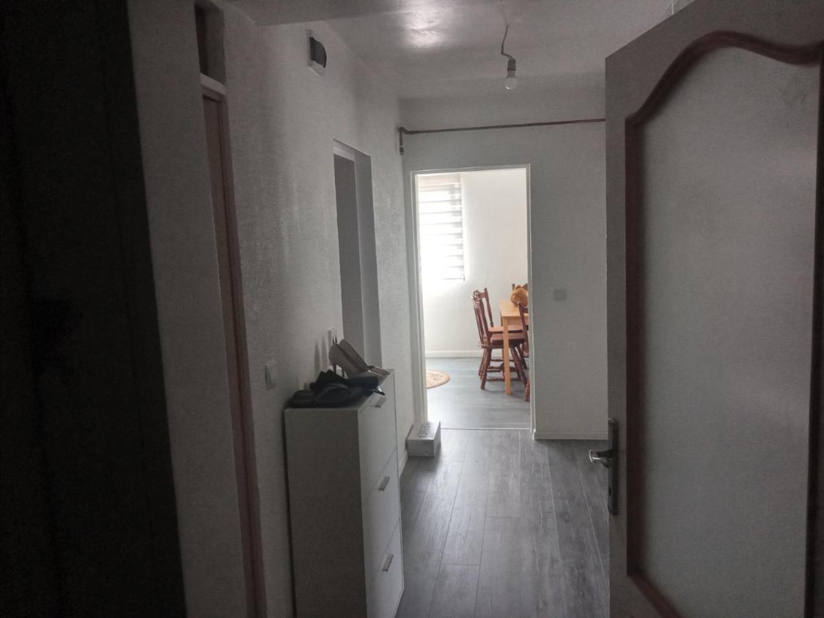 Kujovic Apartman *